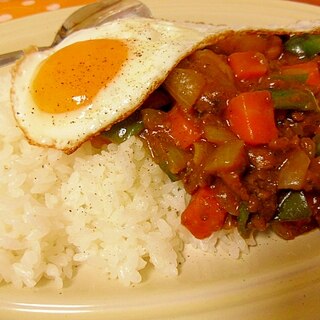 ゴロゴロ野菜のドライカレー　カフェ飯